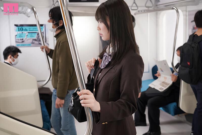 หนังav โดนลวนลามบนรถไฟจนติดใจ MIDV-459 1