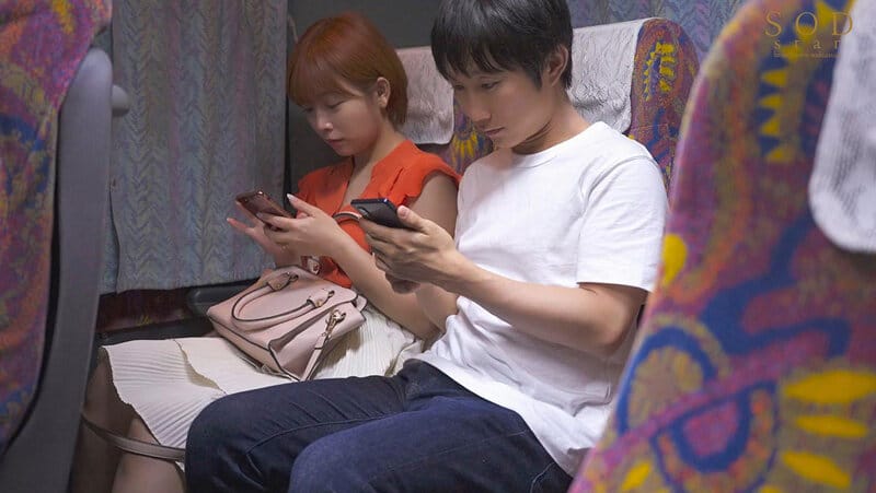 หนังav เดินทางคนเดียวได้เล่นเสียวกับไอ้จืดบนรถทัวร์ STARS-970 1